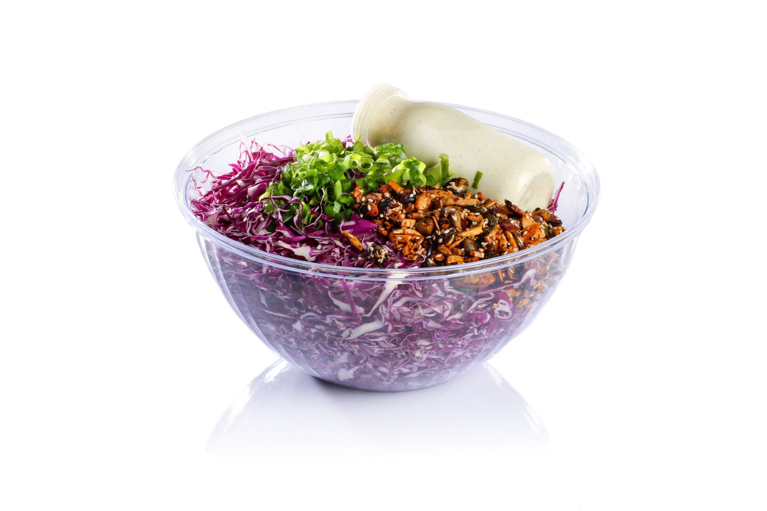 כרוב סגול וקראנץ' בקערה