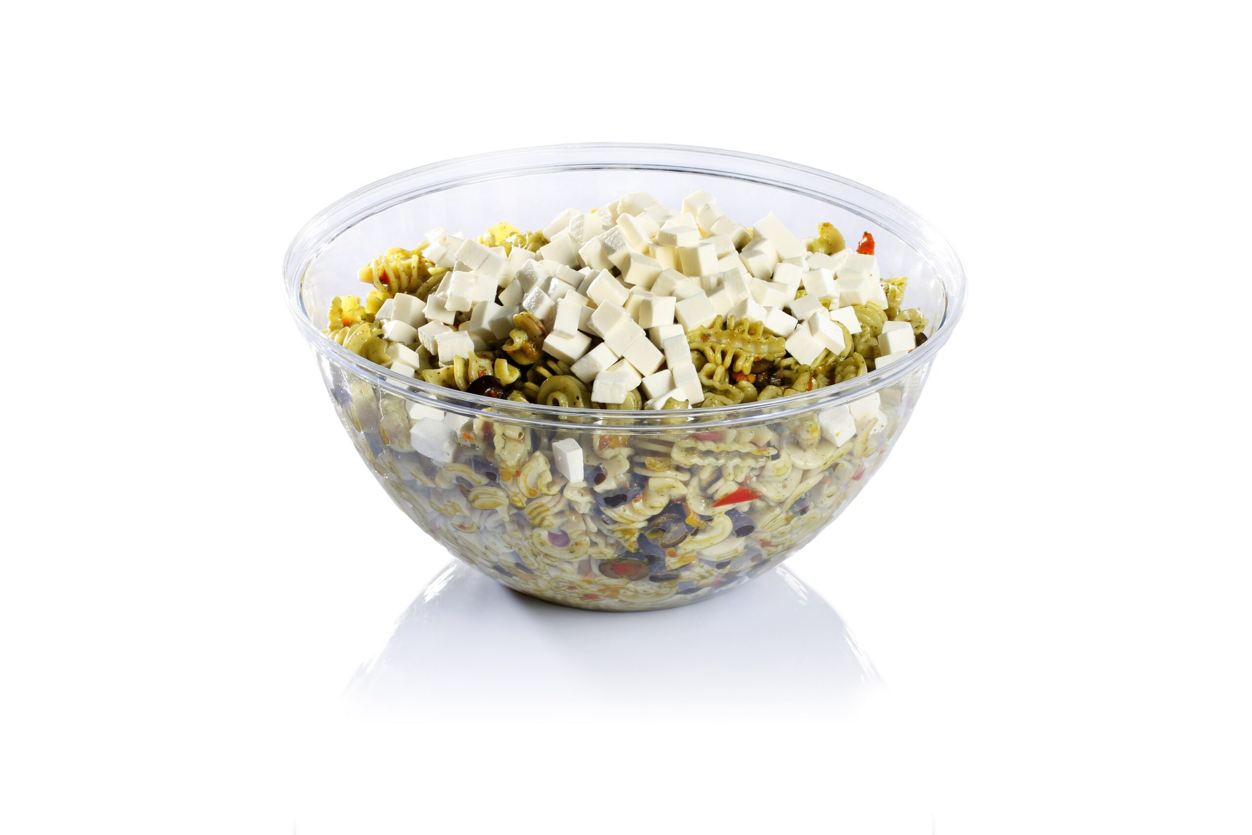 סלט פסטה בפסטו בקערה